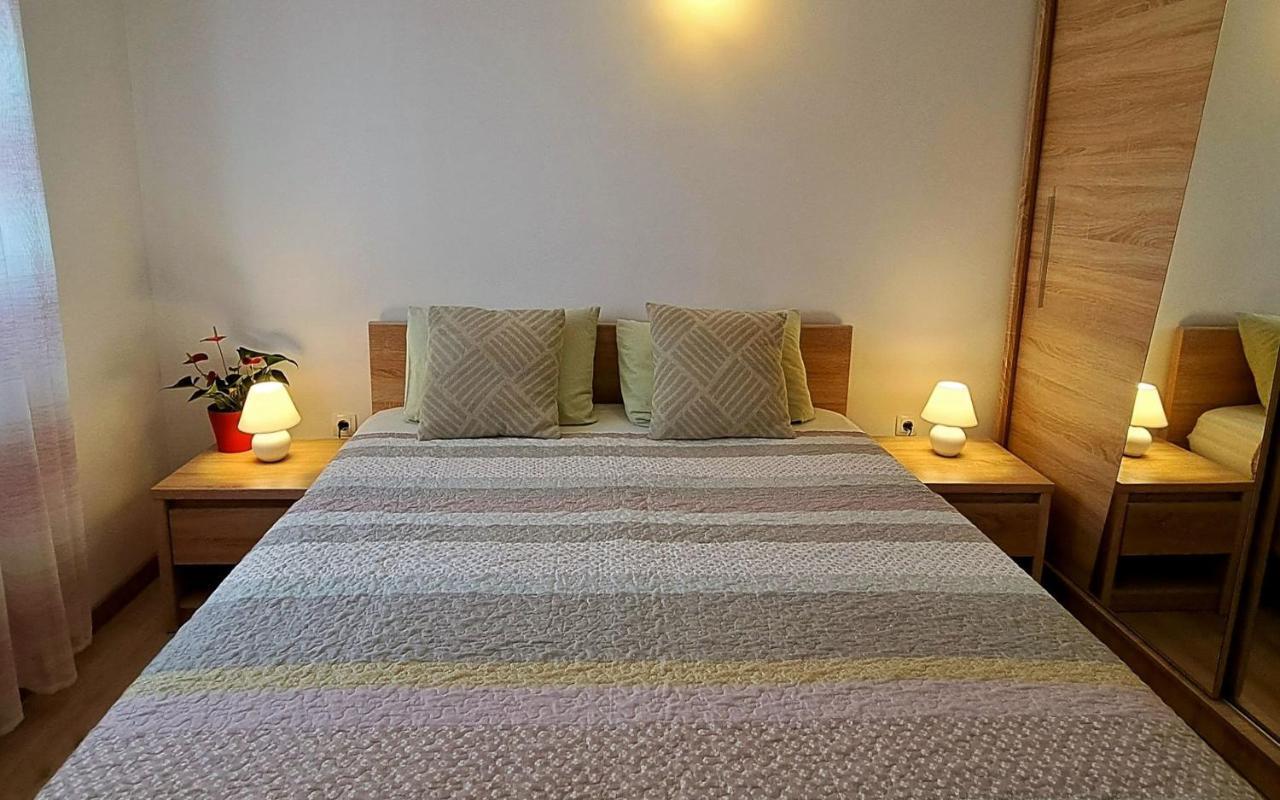 Holiday Apartman Kastela Bagian luar foto