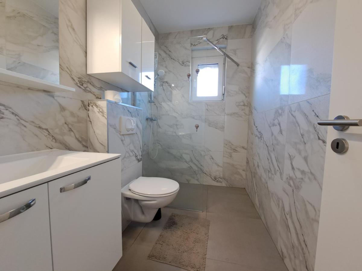 Holiday Apartman Kastela Bagian luar foto