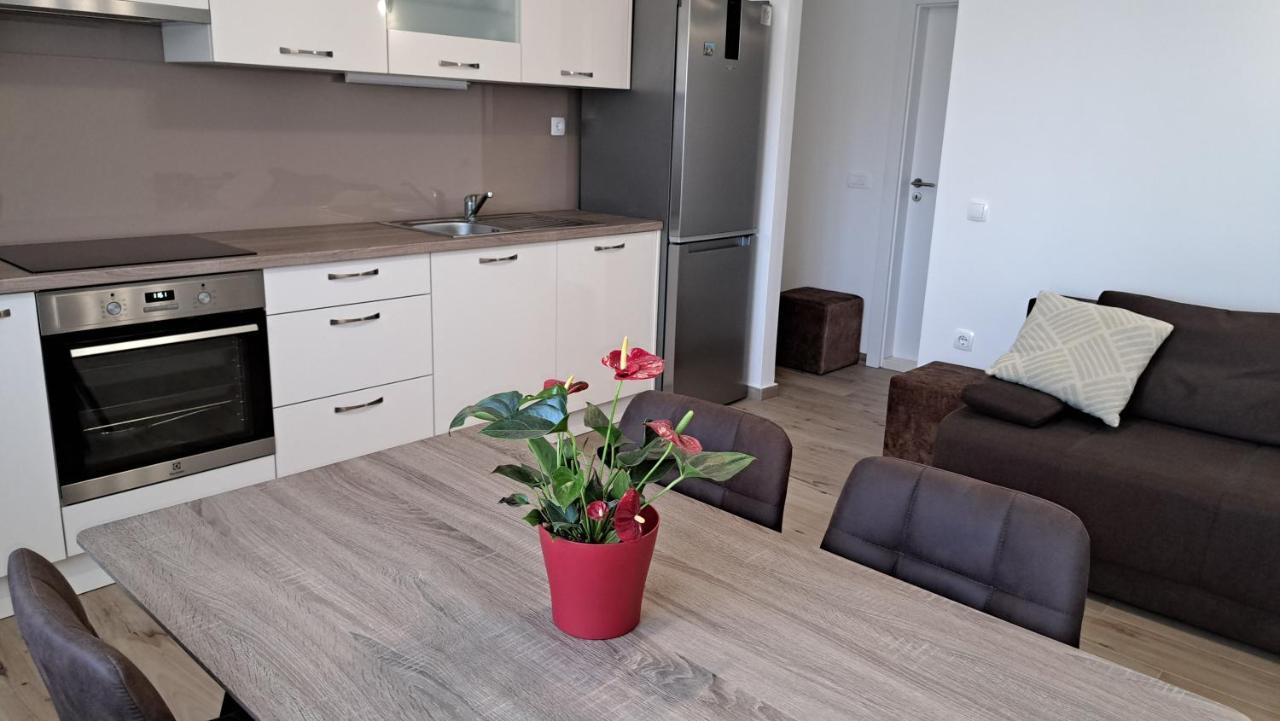 Holiday Apartman Kastela Bagian luar foto