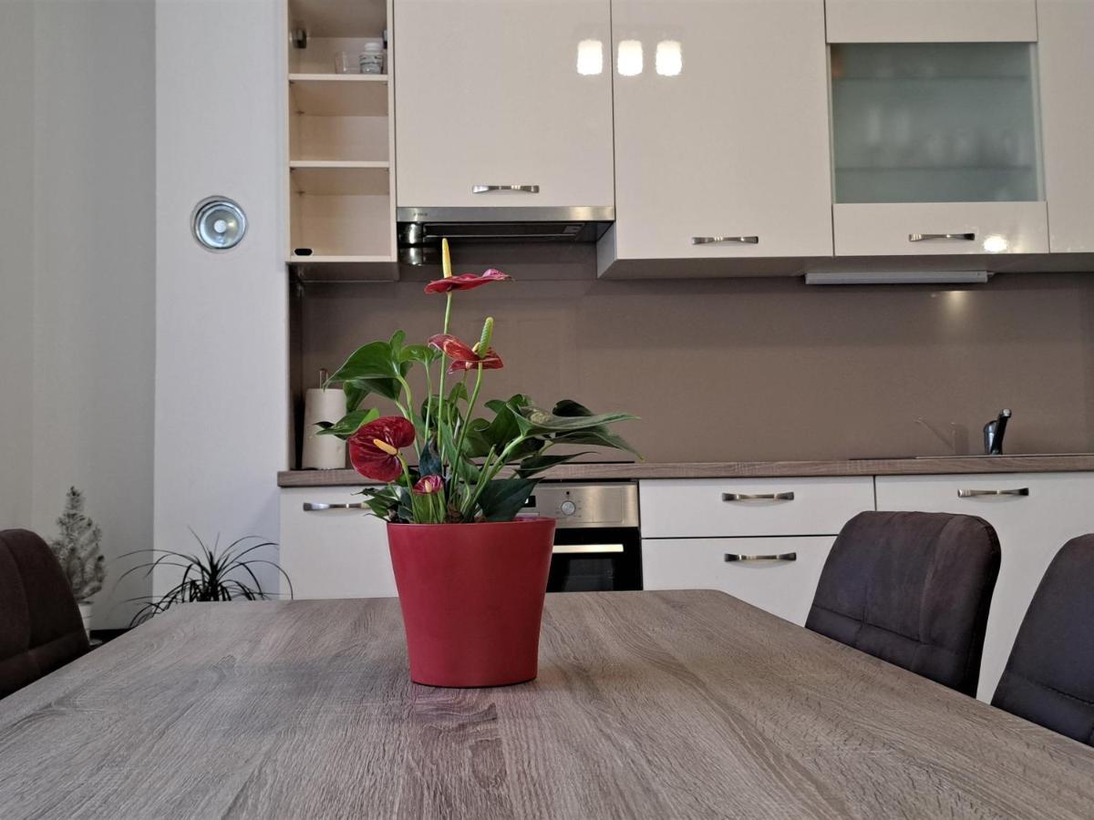 Holiday Apartman Kastela Bagian luar foto