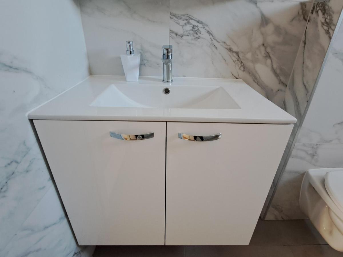 Holiday Apartman Kastela Bagian luar foto