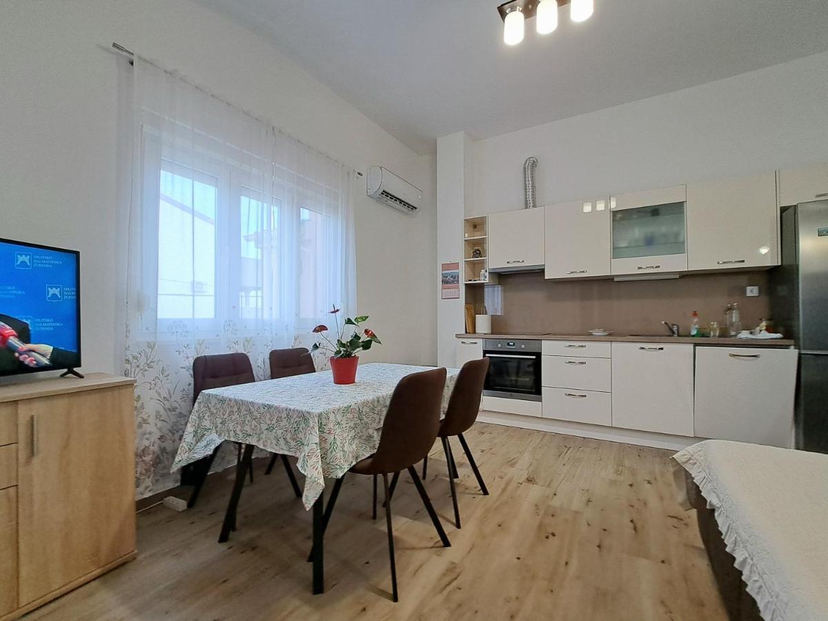 Holiday Apartman Kastela Bagian luar foto
