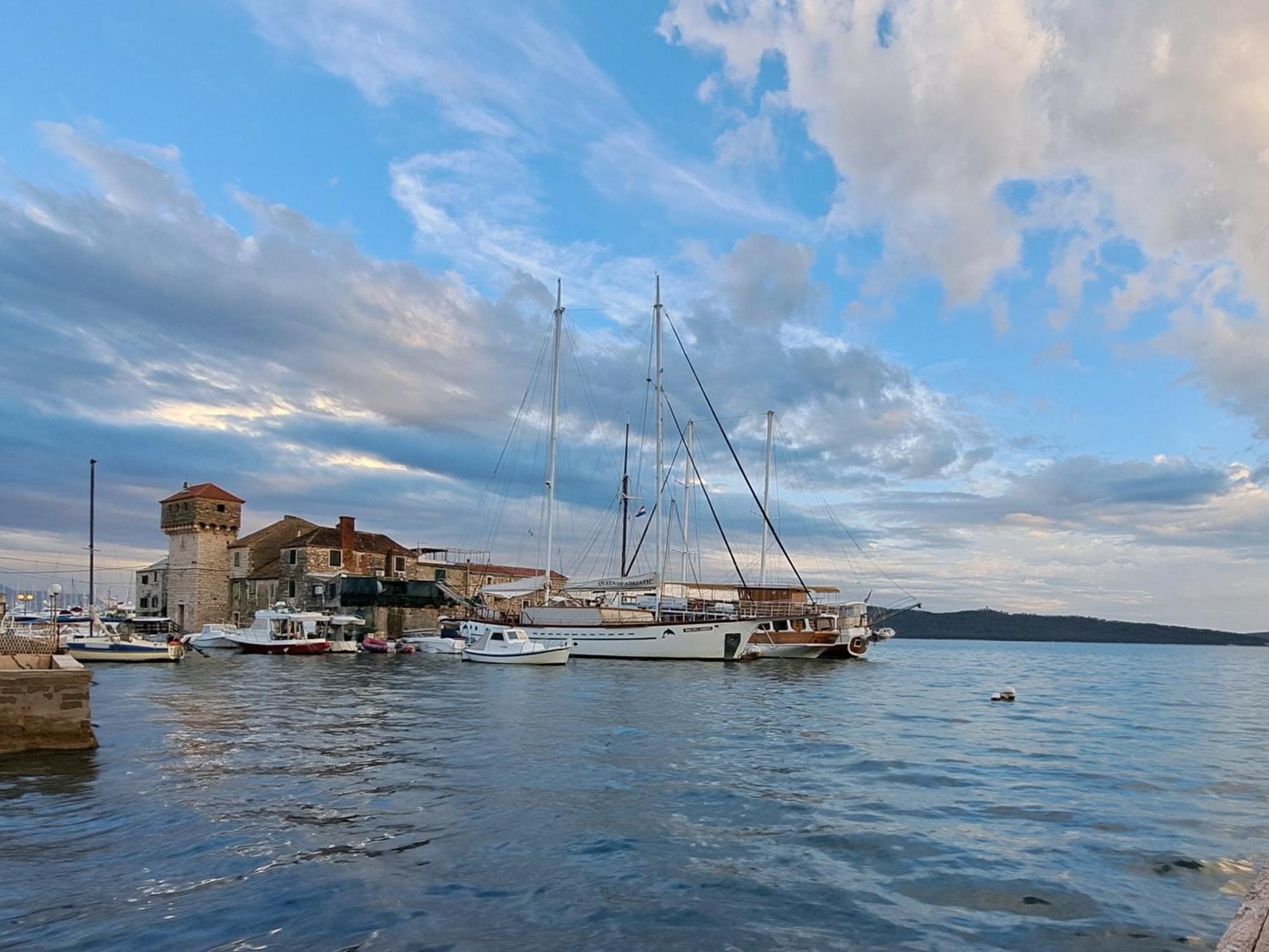 Holiday Apartman Kastela Bagian luar foto